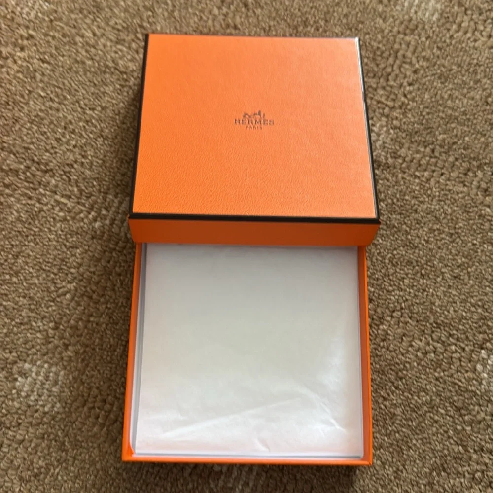 Hermès Orange Gift Box 5x5x1” wallet or accessories jewelry